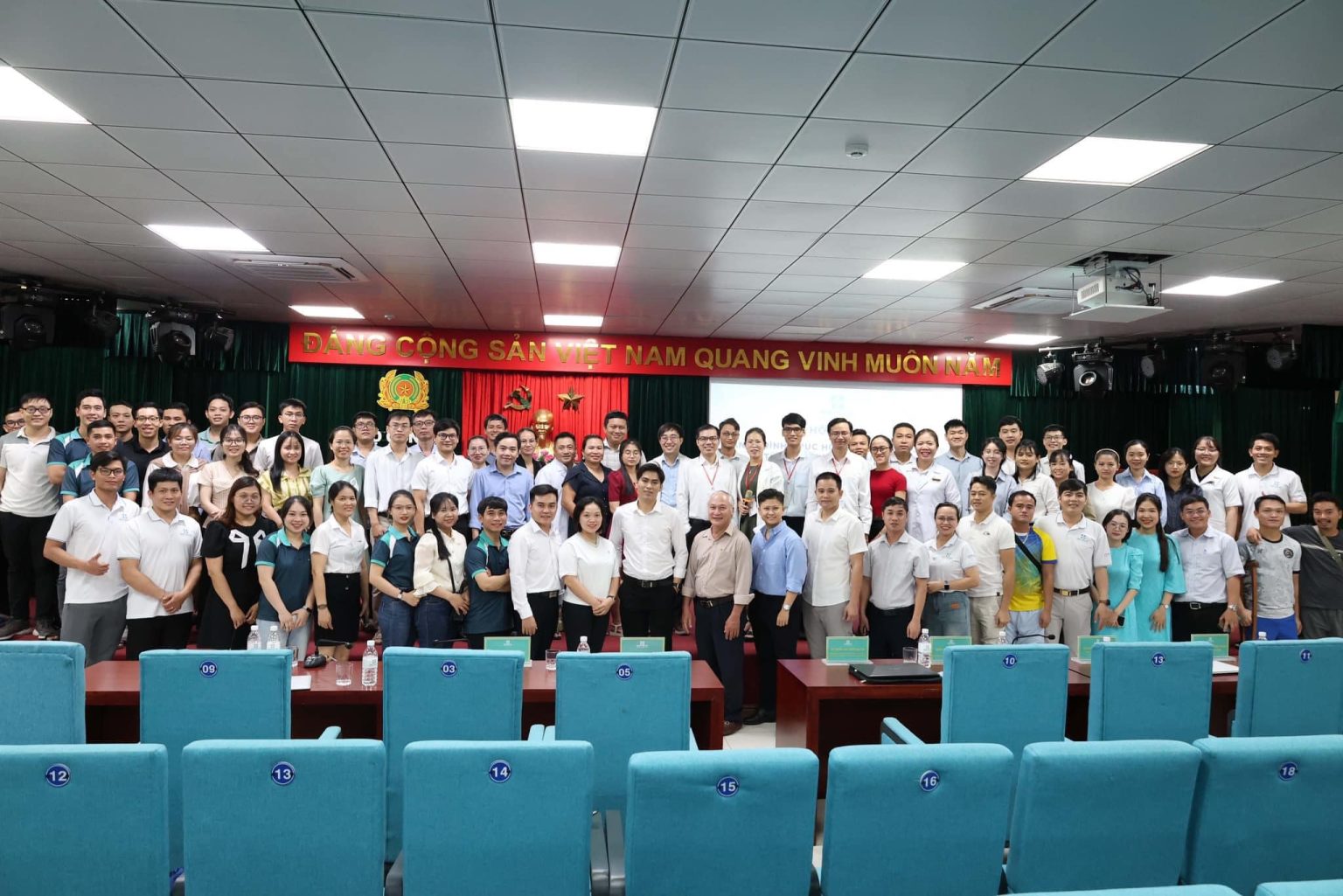 The HandsViet team presented at an ACLR rehabilitation workshop hosted at Hospital 199